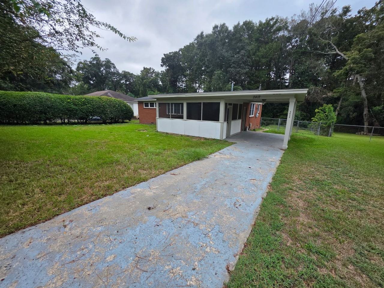 2412 Bass Ave - Photo 3 of 18