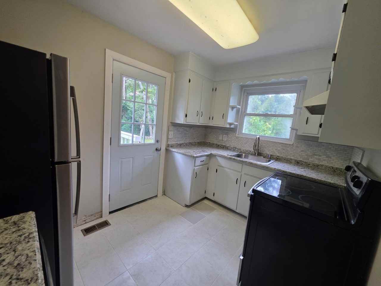 2412 Bass Ave - Photo 7 of 18