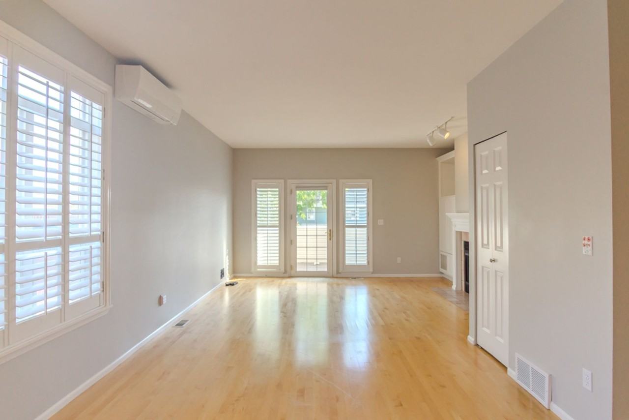 2761 Nw 65th St - Photo 6 of 37