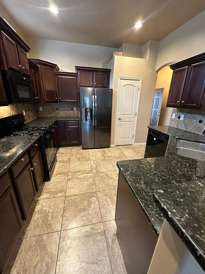 4747 Zeno Pl - Photo 6 of 26