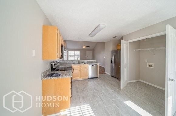 1272 Saint Andrews Dr - Photo 6 of 14