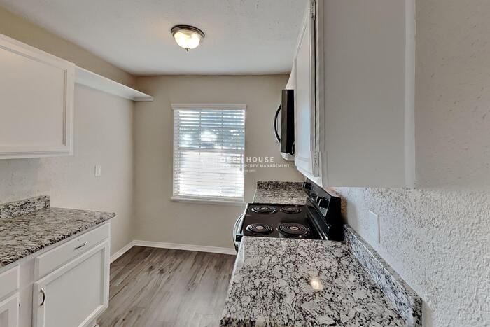 3905 Branch Hollow Dr - Photo 6 of 24