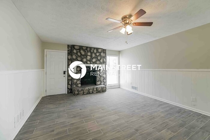 4045 S Shelby Ln - Photo 3 of 17