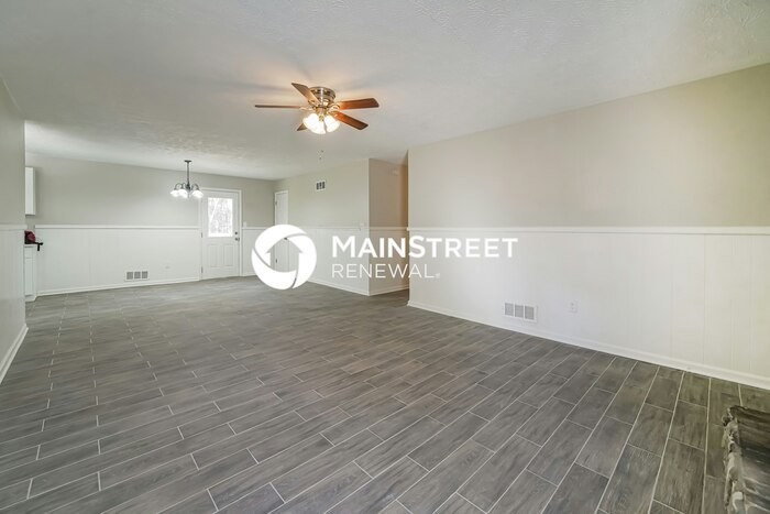 4045 S Shelby Ln - Photo 4 of 17