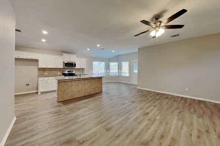 9316 Castorian Dr - Photo 4 of 21