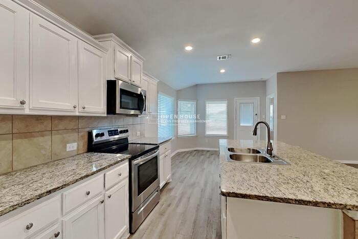 9316 Castorian Dr - Photo 6 of 21