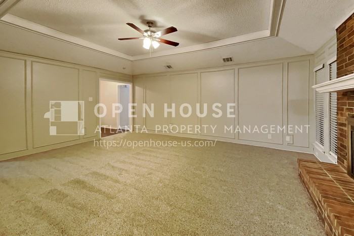 624 Stoneybrook Dr - Photo 4 of 20