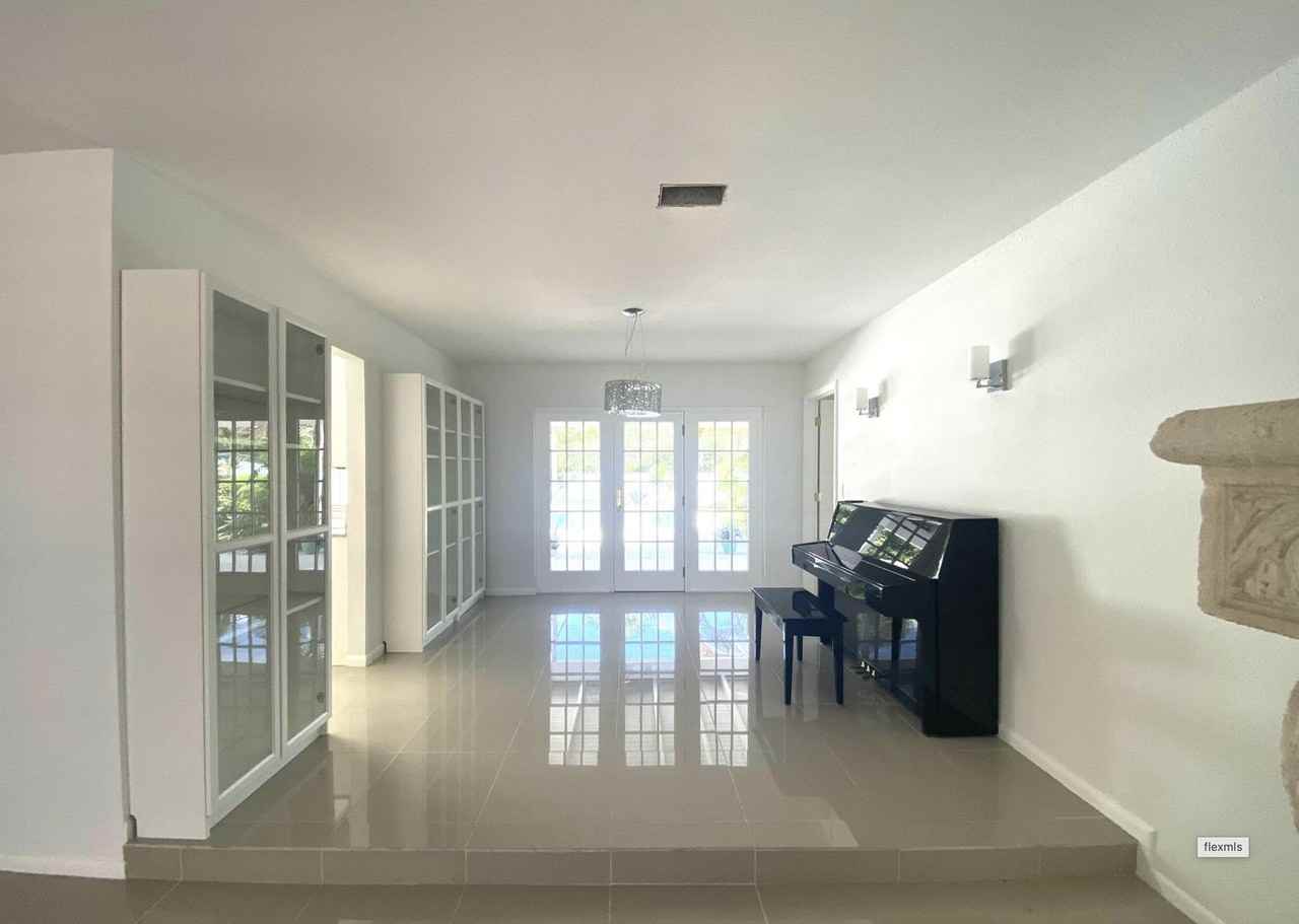 2327 Windsor Rd - Photo 3 of 15
