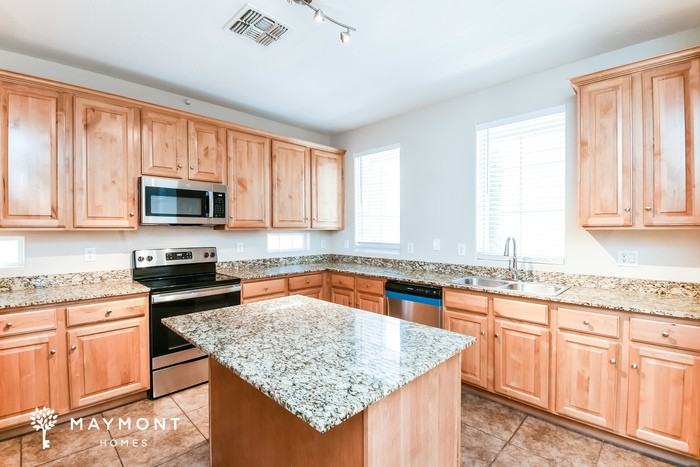 10048 E Isleta Ave - Photo 4 of 14