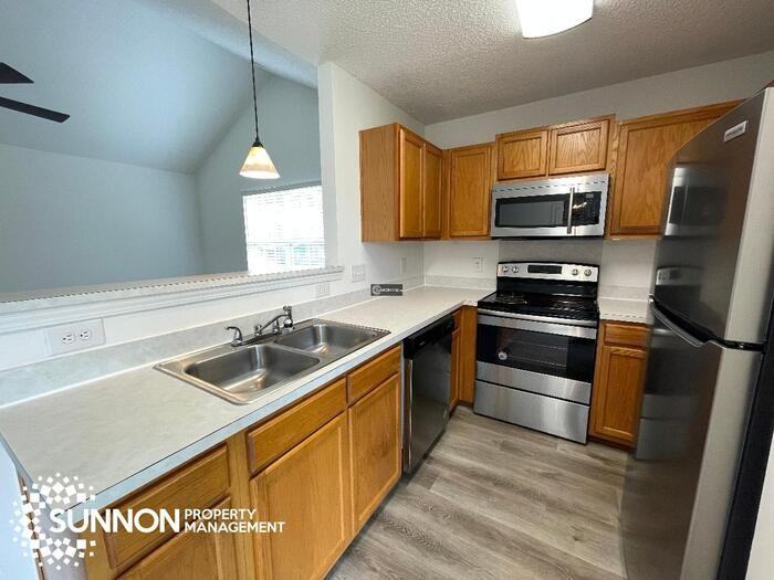 5818 Hewitt Dr - Photo 2 of 14