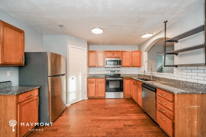 1152 Edgewater Way - Photo 6 of 13