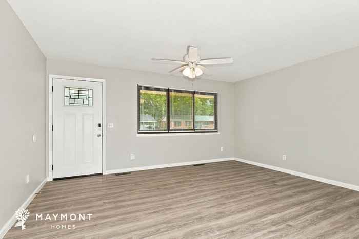1543 Coachway Ln - Photo 7 of 16