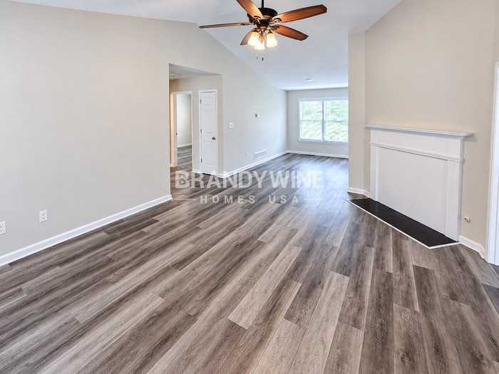 160 Wesley Chapel Rd - Photo 4 of 23