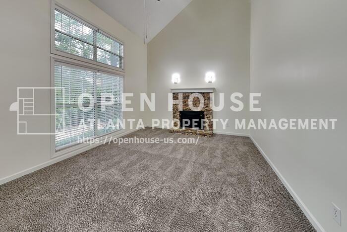 3235 Continental Dr - Photo 4 of 23