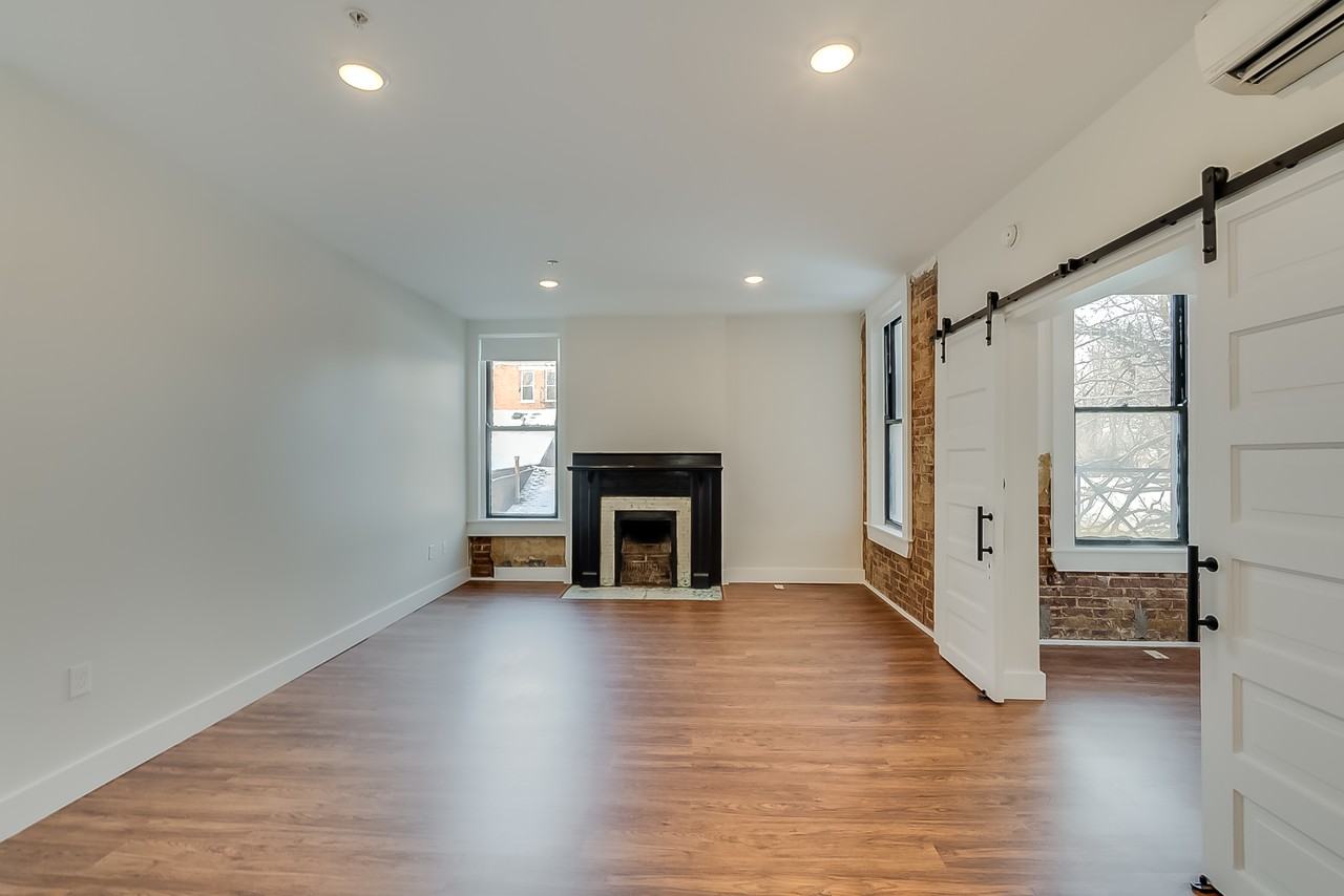 431 W 2nd St #306 - Photo 7 of 13