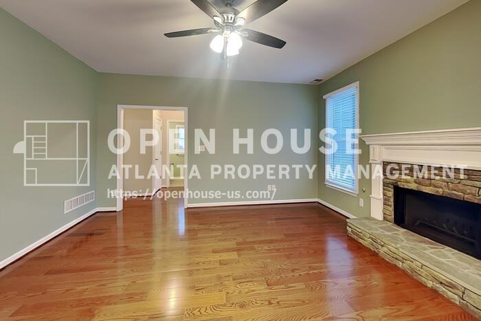 327 Laurel Glen Xing - Photo 4 of 21