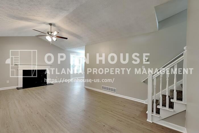 58 Glenbrook Ct - Photo 4 of 20