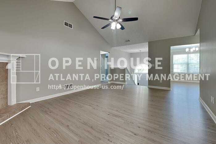 3975 Crestwater Ln - Photo 4 of 21