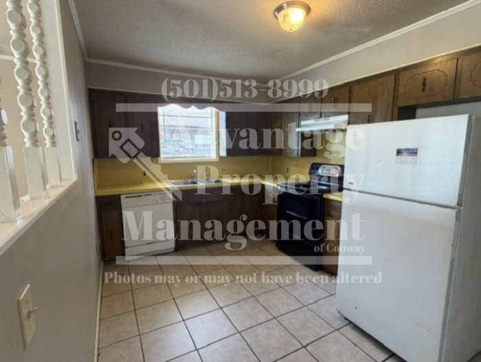 617 5th Ave - Photo 3 of 8