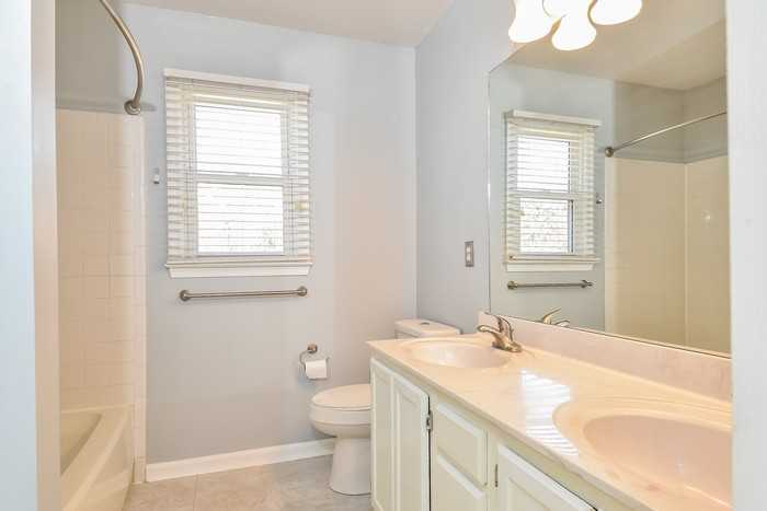 5700 Chinaberry Pl - Photo 6 of 10