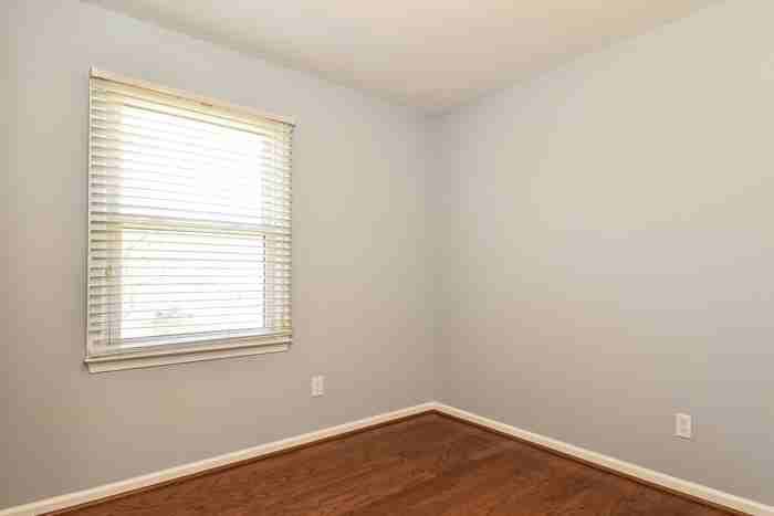 5700 Chinaberry Pl - Photo 7 of 10