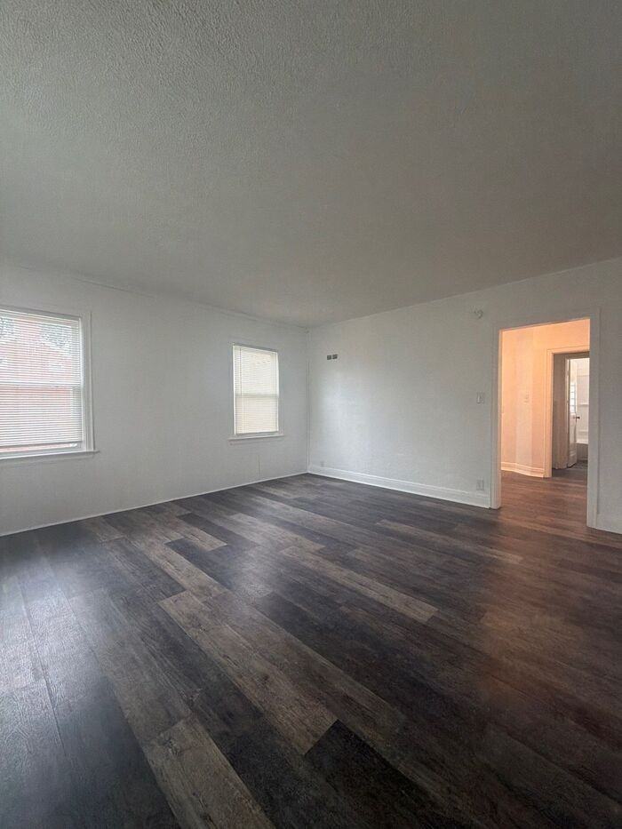 396 Davis Rd - Photo 2 of 14