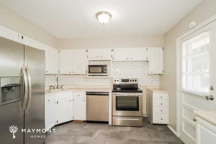 3832 Elljay Dr - Photo 6 of 12