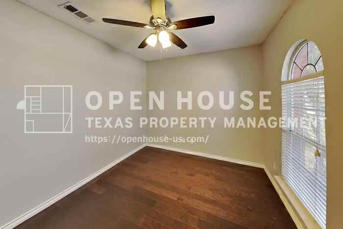 811 Rockefeller Ln - Photo 6 of 25