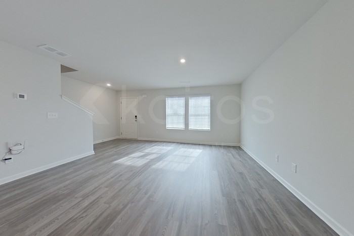 444 Hawthorn Trl - Photo 2 of 25
