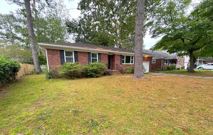 4105 Clintwood Ln - Photo 3 of 48