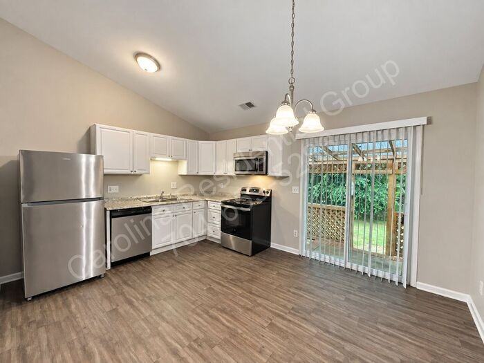 7613 Lancashire Dr - Photo 4 of 18
