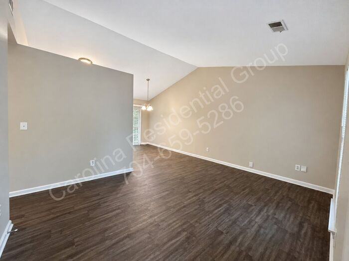 7613 Lancashire Dr - Photo 5 of 18