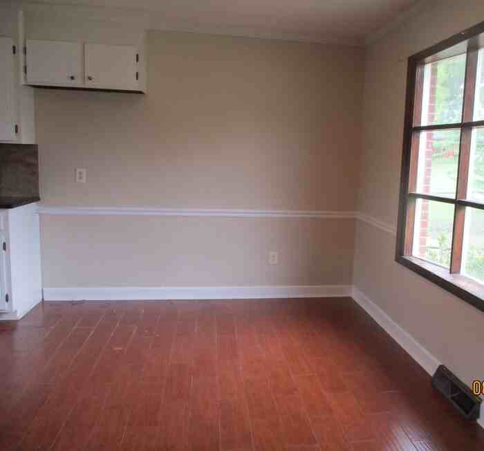 1027 Rembrandt Dr Sw - Photo 3 of 9