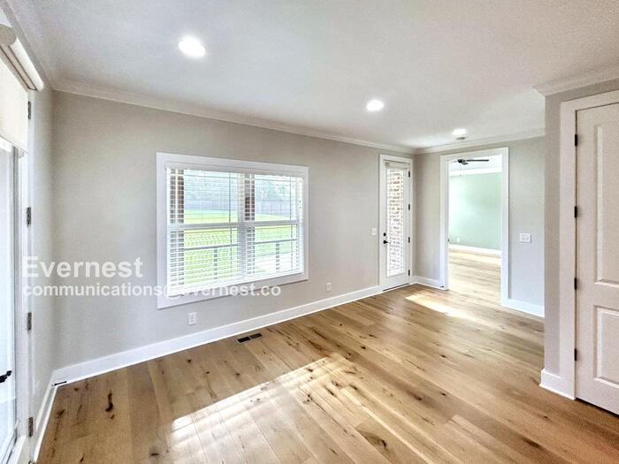383 Cobblestone Way - Photo 6 of 32