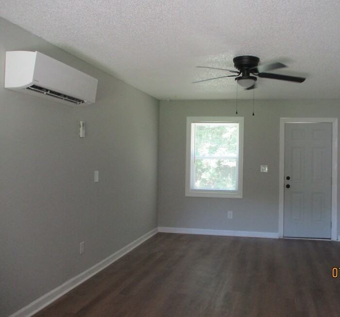 323 Oak St #323 - Photo 2 of 7