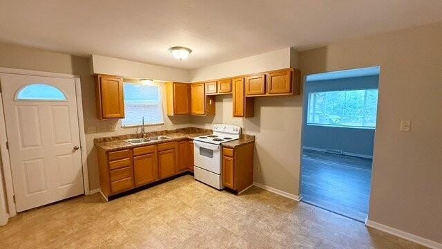 4641 Crestview Ave - Photo 3 of 10