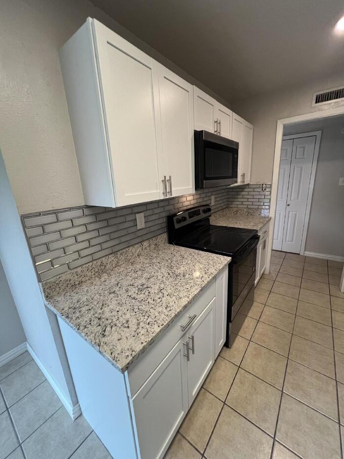 4029 Manzinita St - Photo 5 of 19