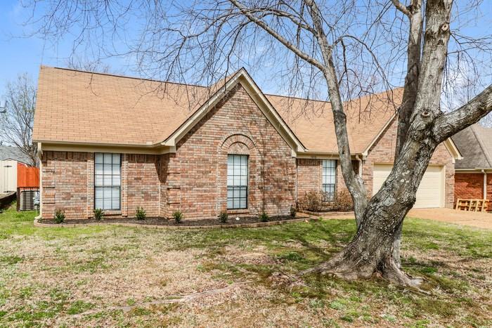 5858 Rensslaer Dr - Photo 3 of 16