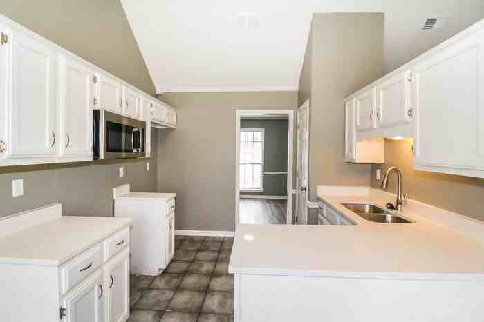 5858 Rensslaer Dr - Photo 7 of 16