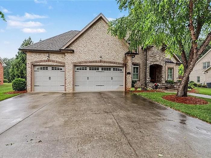 1070 Old Stone Ln - Photo 2 of 46