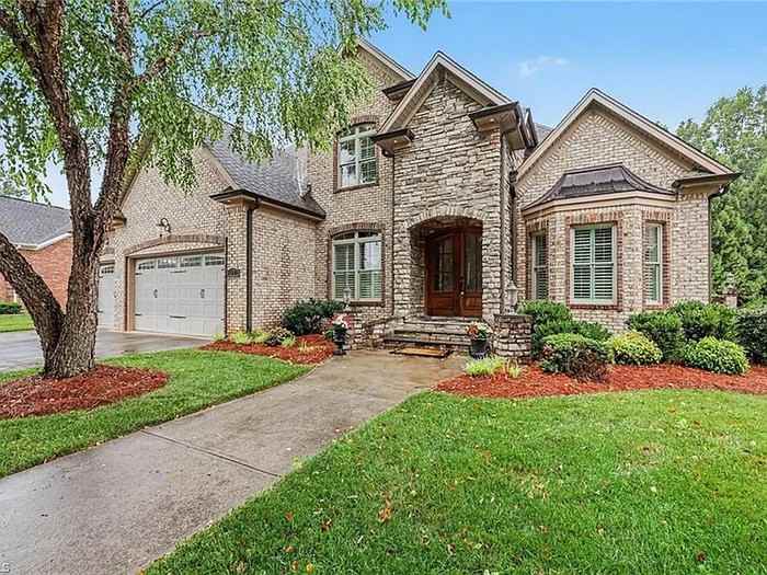 1070 Old Stone Ln - Photo 3 of 46