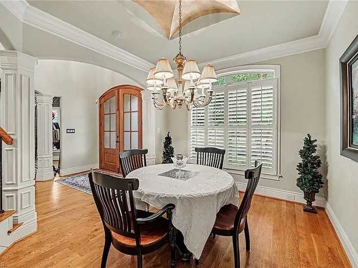 1070 Old Stone Ln - Photo 5 of 46
