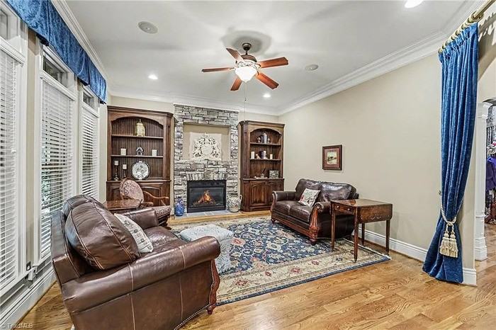 1070 Old Stone Ln - Photo 7 of 46