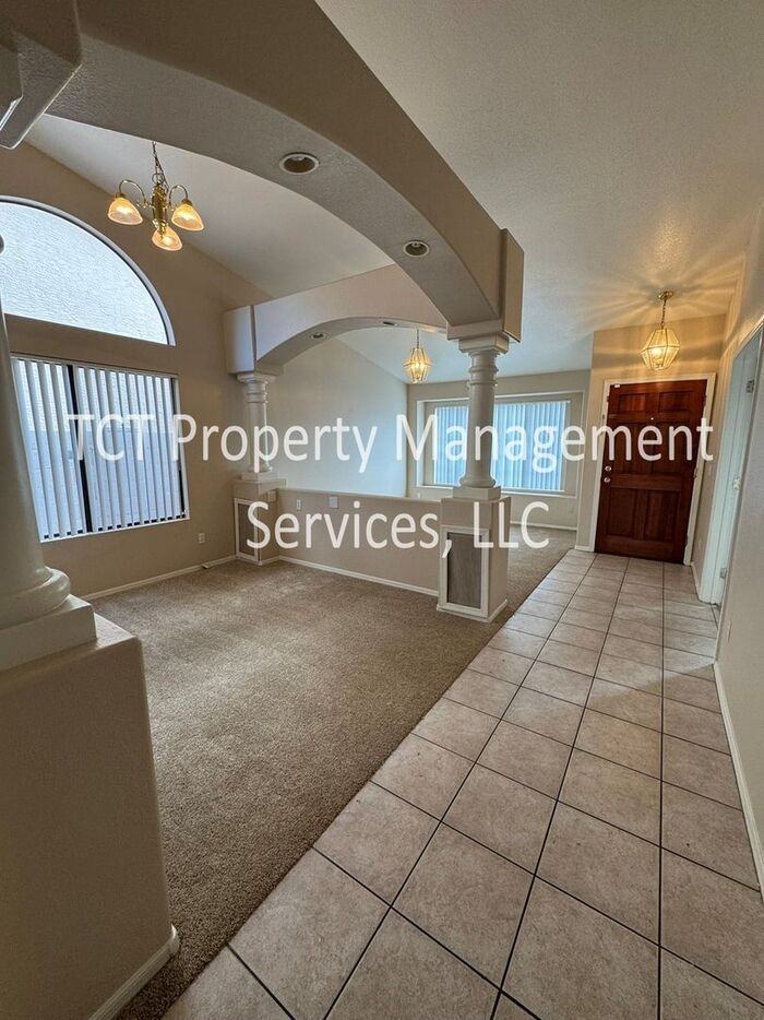 814 N Ahoy Dr - Photo 2 of 16