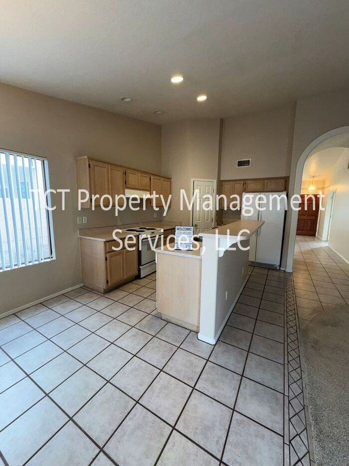 814 N Ahoy Dr - Photo 5 of 16