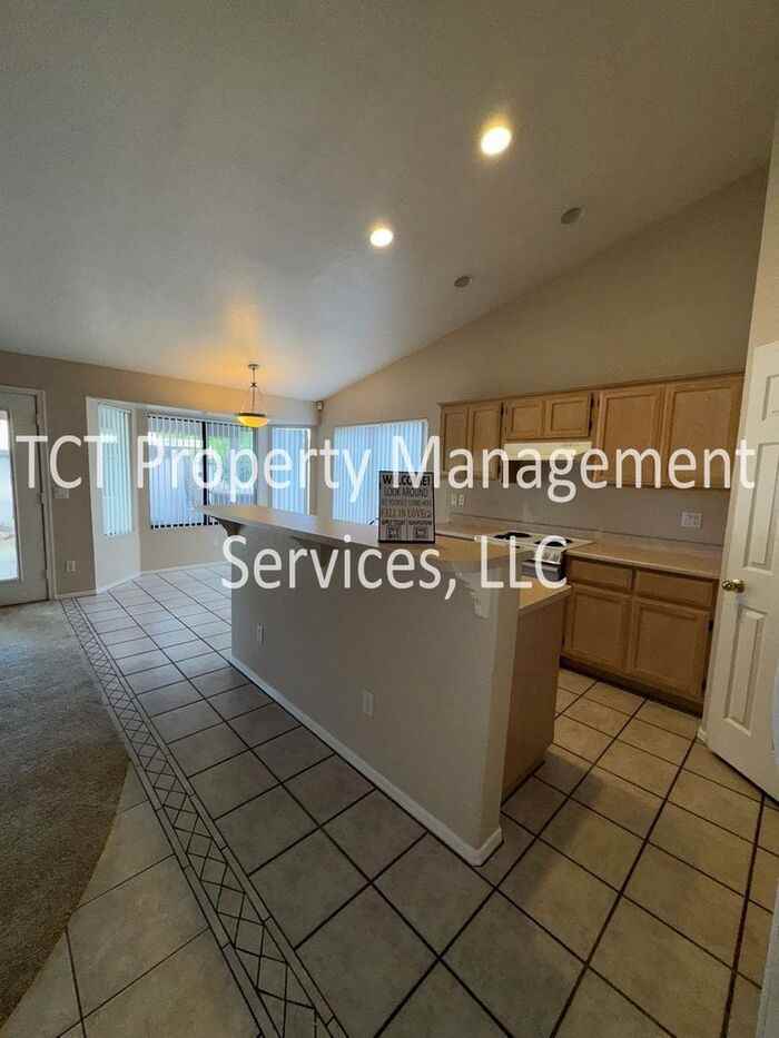 814 N Ahoy Dr - Photo 6 of 16