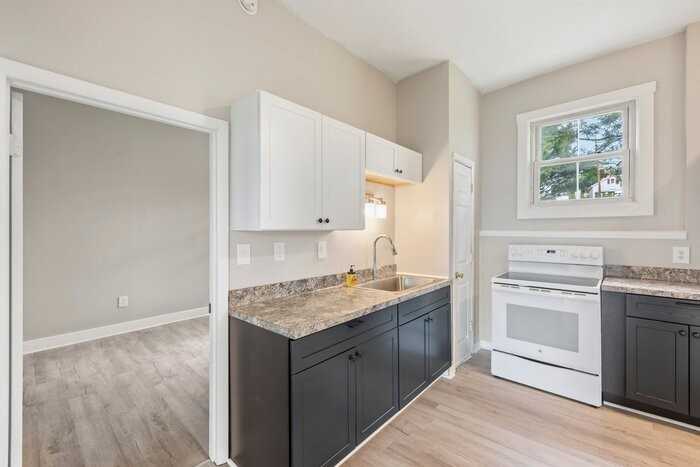 21 E A St #1 - Photo 3 of 25