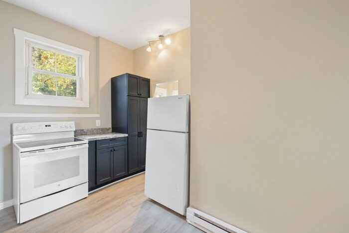 21 E A St #1 - Photo 4 of 25