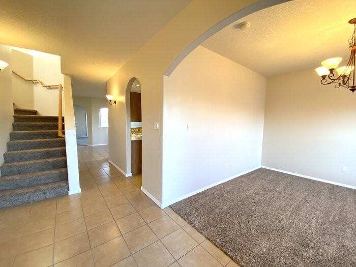5485 Roosevelt Loop Ne - Photo 2 of 36