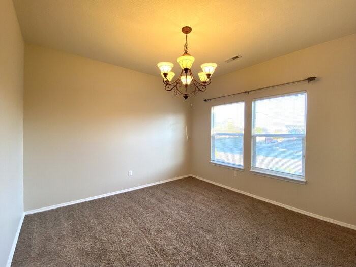 5485 Roosevelt Loop Ne - Photo 4 of 36
